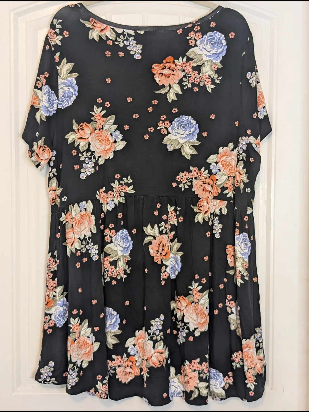 Torrid Plus Size Black Floral Patterned Shirt Sleeve Babydoll Shirt - Picture 4 of 11